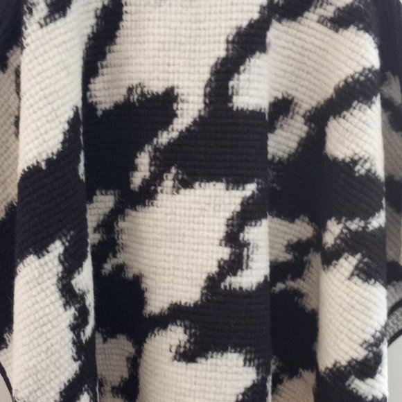 'FRENCH CONNECTION' Wool blend Cape with Pockets Size S-M Large Houndstooth - Picture 8 of 11